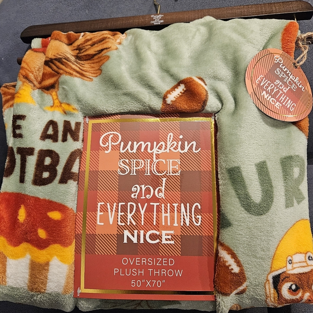 NWT Plush Throw